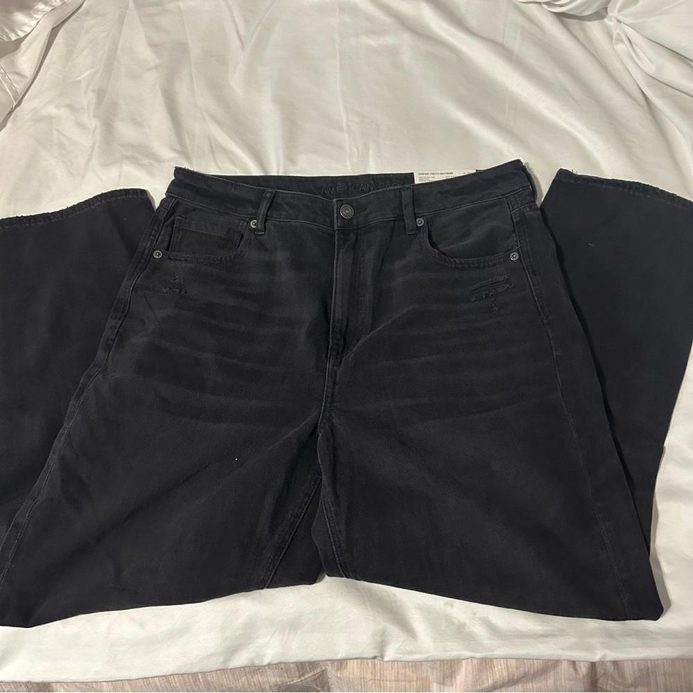 American Eagle Straight Ripped Mom Jeans